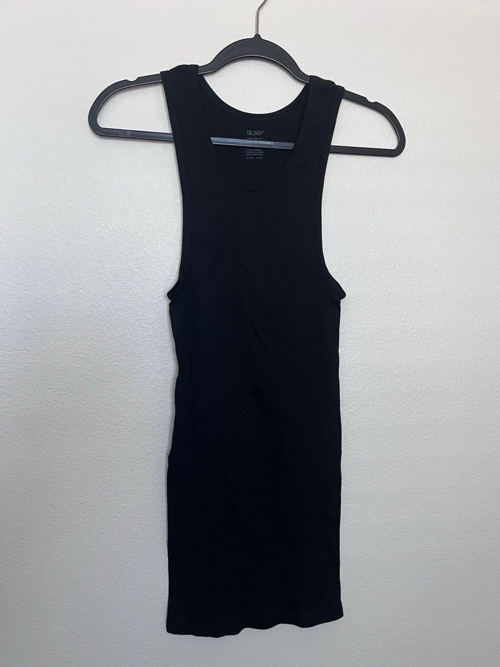 New 4 Pack Gildan Men’s Ribbed Tank Top Size Medium